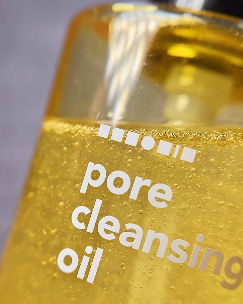 Close-up of a bottle of Hanskin Pore Cleansing Oil [PHA]